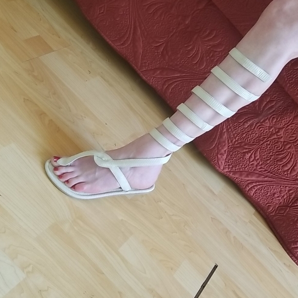 FP snake pattern, wrape around flat sandals - Picture 5 of 6